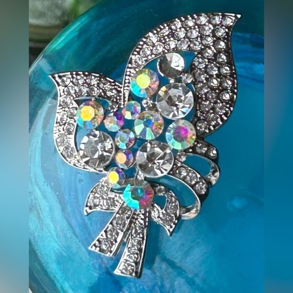 Vintage Leaf & Flowers Aurora Borealis Rhinestone Brooch Measures approximately